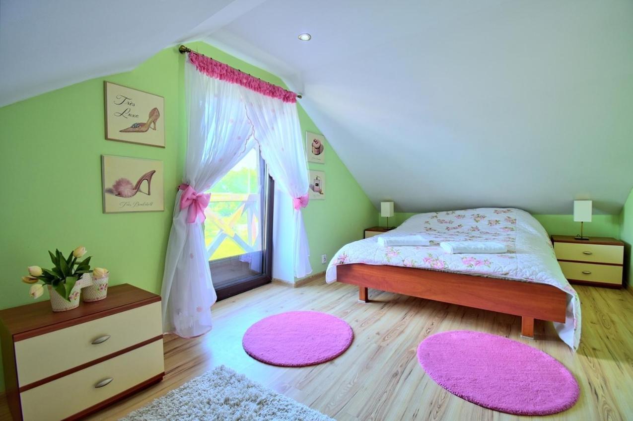 Burkat Dom Nad Stawem Przy Lesie 아파트 외부 사진