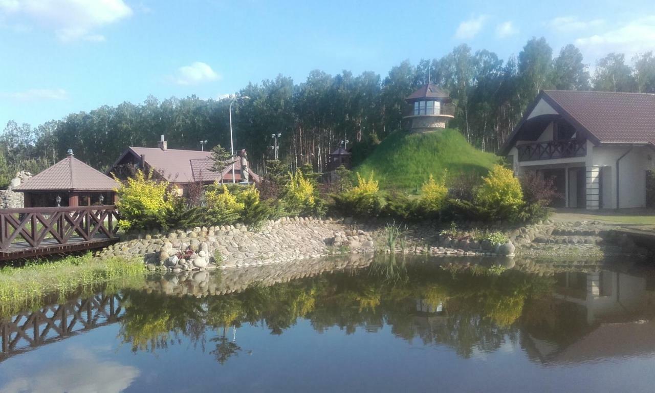 Burkat Dom Nad Stawem Przy Lesie 아파트 외부 사진